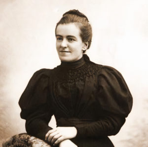 zleonie-1895_photos_v2_x2
